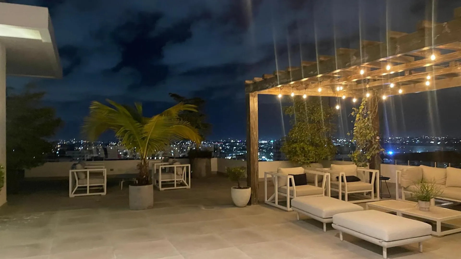 Piantini'S Skylight Apartment Santo Domingo
